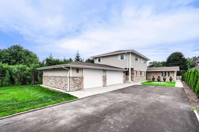 1325 E Lake Avenue, Glenview, IL 60025
