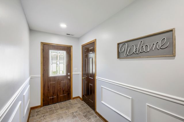 1325 E Lake Avenue, Glenview, IL 60025
