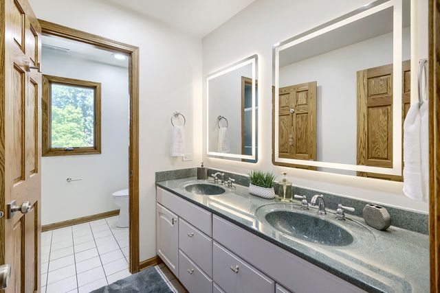 1325 E Lake Avenue, Glenview, IL 60025