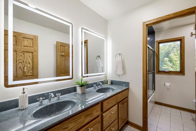 1325 E Lake Avenue, Glenview, IL 60025
