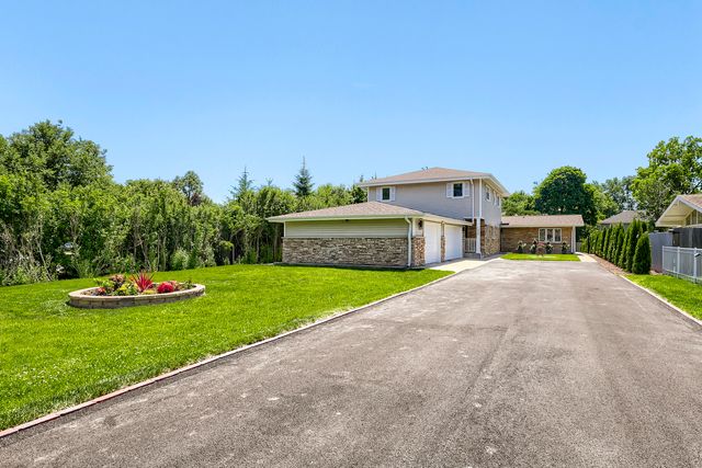 1325 E Lake Avenue, Glenview, IL 60025