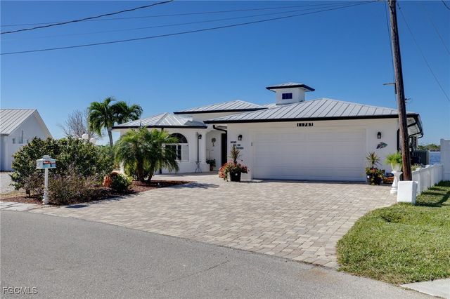 11787 Island AVE, Matlacha, FL 33993