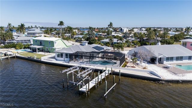 11787 Island AVE, Matlacha, FL 33993