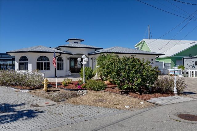 11787 Island AVE, Matlacha, FL 33993