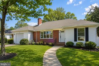 26 DELAWARE DR, Penns Grove, NJ 08069
