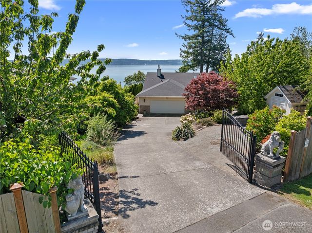 4076 S Camano Drive S, Camano Island, WA 98282