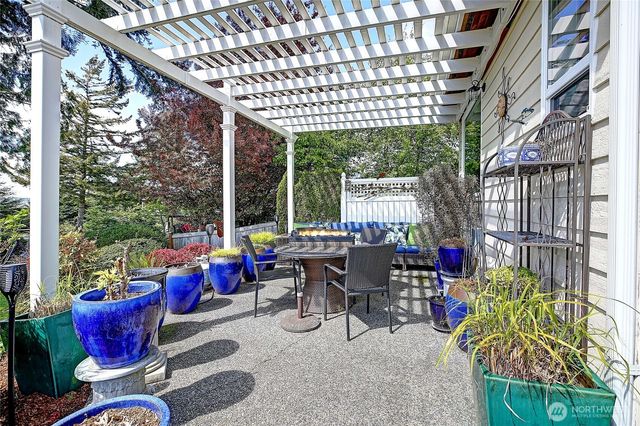 4076 S Camano Drive S, Camano Island, WA 98282