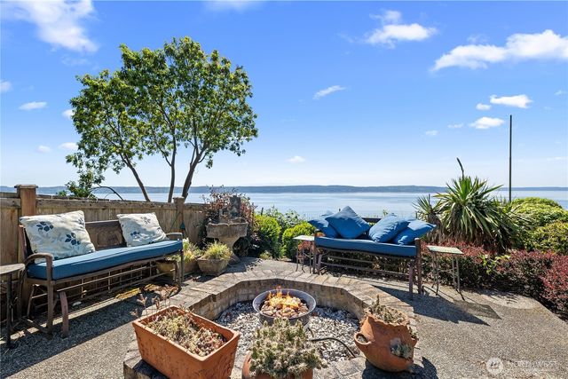 4076 S Camano Drive S, Camano Island, WA 98282