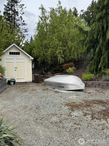 4076 S Camano Drive S, Camano Island, WA 98282