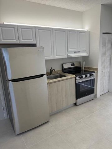 2301 NE 16th Street, Pompano Beach, FL 33062