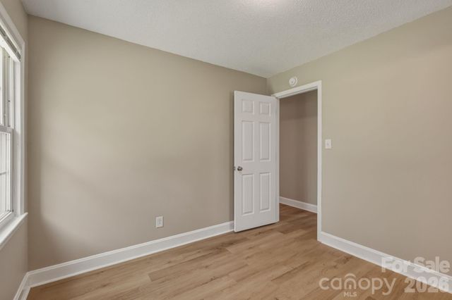 4706 Brooktree Drive, Charlotte, NC 28208