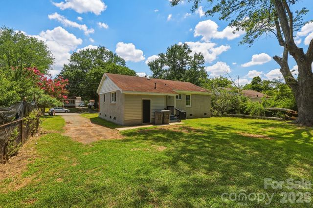 4706 Brooktree Drive, Charlotte, NC 28208