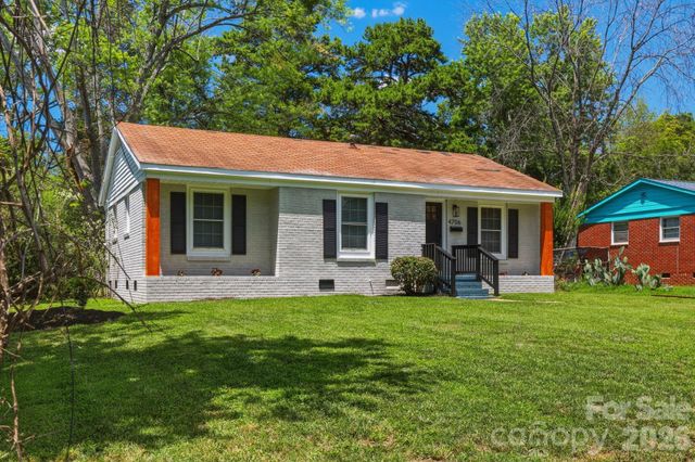 4706 Brooktree Drive, Charlotte, NC 28208