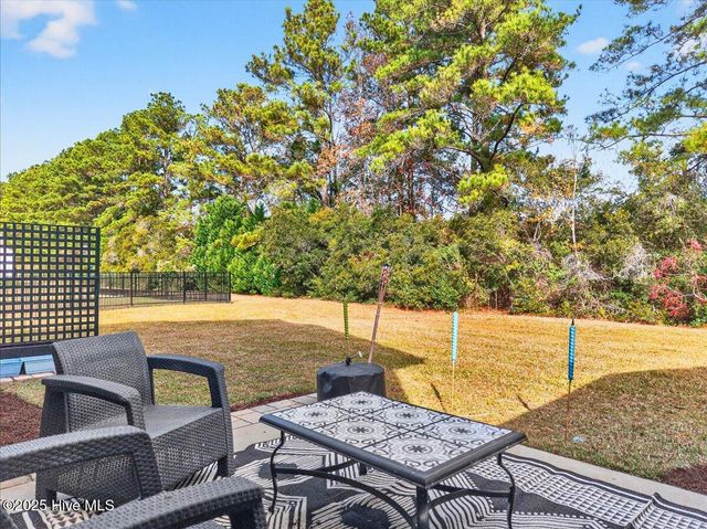 14 Calabash Lakes Boulevard, Calabash, NC 28467
