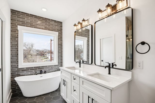 2211 18th Ave, N, Nashville, TN 37208