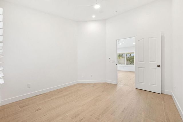 76 Sutton Place S, Palm Desert, CA 92211