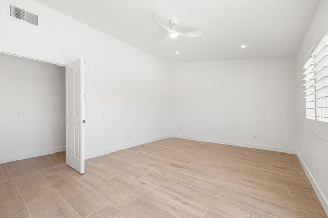 76 Sutton Place S, Palm Desert, CA 92211