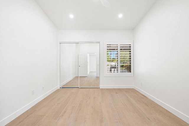 76 Sutton Place S, Palm Desert, CA 92211