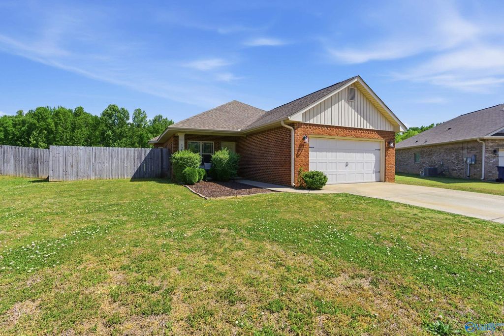 126 Clydesdale Lane, Harvest, AL 35749