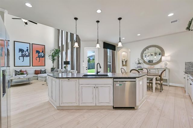 2204 Stillhouse Hollow Lane, Friendswood, TX 77546