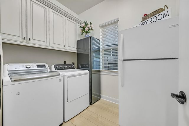 2204 Stillhouse Hollow Lane, Friendswood, TX 77546