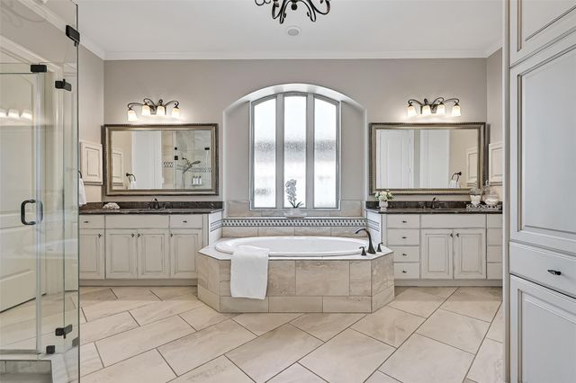 2204 Stillhouse Hollow Lane, Friendswood, TX 77546