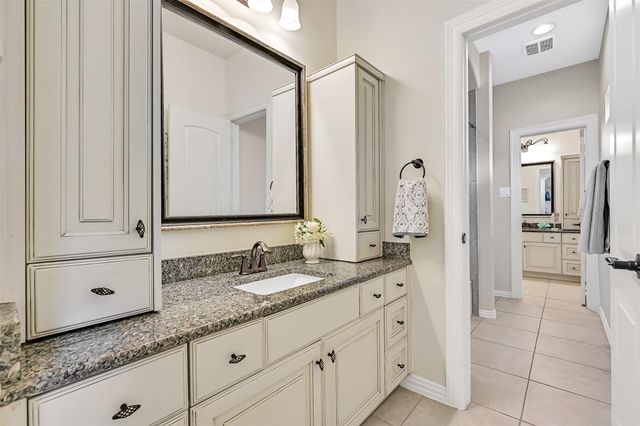 2204 Stillhouse Hollow Lane, Friendswood, TX 77546