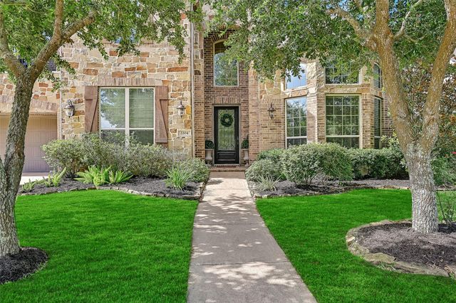 2204 Stillhouse Hollow Lane, Friendswood, TX 77546