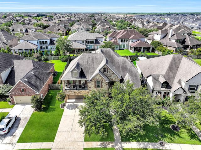 2204 Stillhouse Hollow Lane, Friendswood, TX 77546