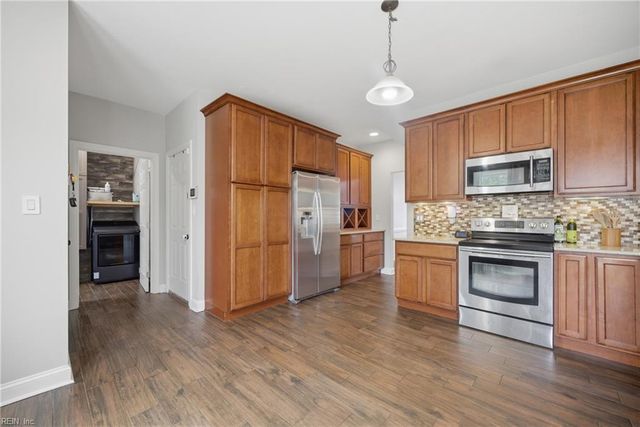 6405 Yorkshire DR, Suffolk, VA 23435