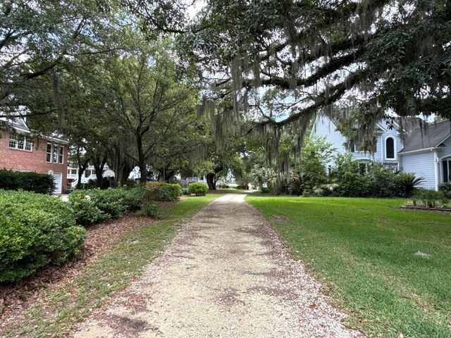 213 Ashmont Drive, Wando, SC 29492