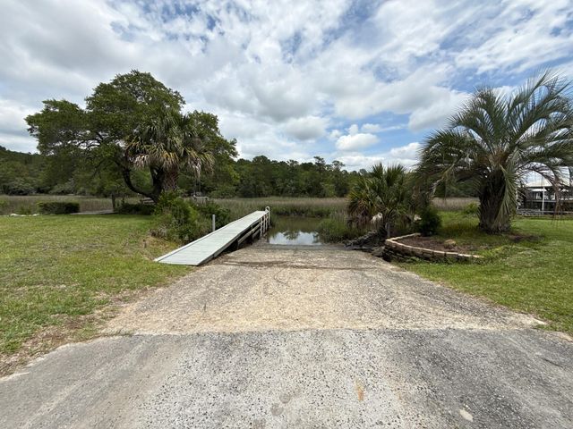 213 Ashmont Drive, Wando, SC 29492