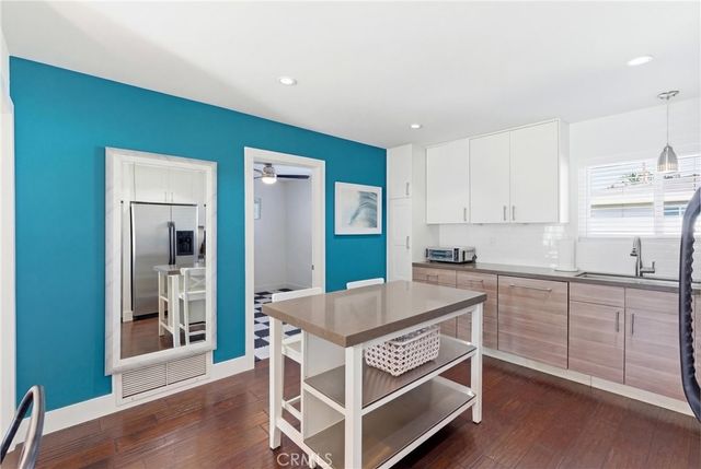 2400 Elden 32, Costa Mesa, CA 92627