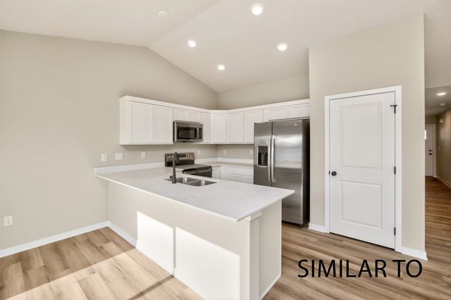 4388 Honey Bee Ridge, Des Moines, IA 50317