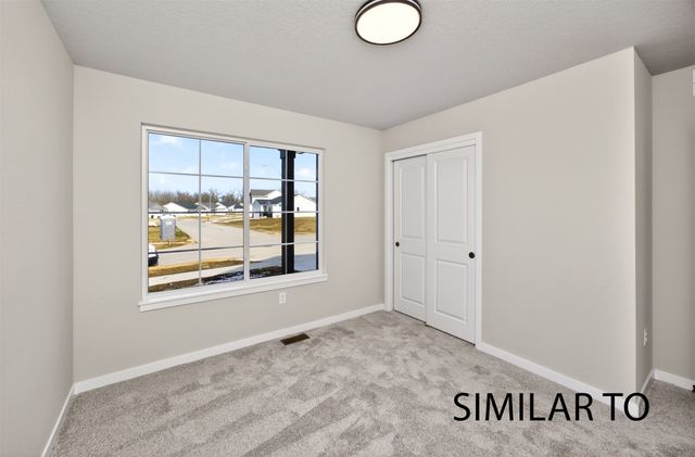 4388 Honey Bee Ridge, Des Moines, IA 50317