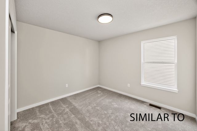 4388 Honey Bee Ridge, Des Moines, IA 50317