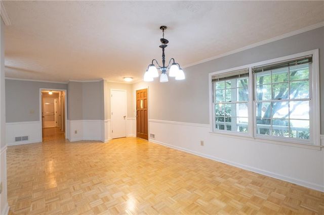 2761 Brackenwood Drive, Snellville, GA 30039