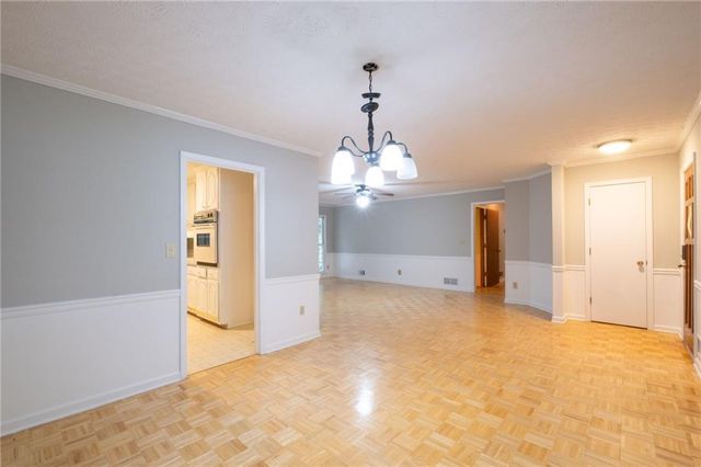 2761 Brackenwood Drive, Snellville, GA 30039