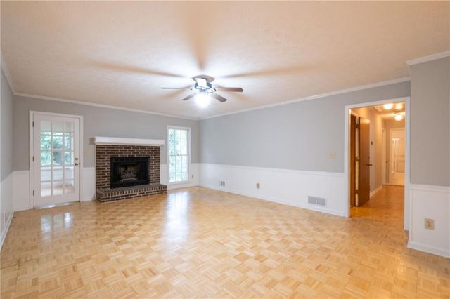 2761 Brackenwood Drive, Snellville, GA 30039