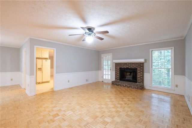 2761 Brackenwood Drive, Snellville, GA 30039