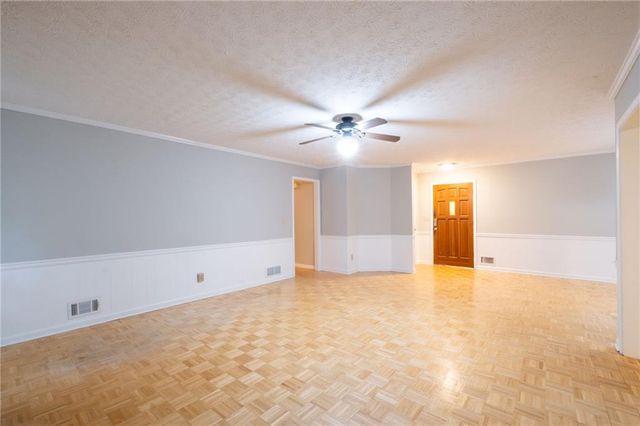 2761 Brackenwood Drive, Snellville, GA 30039