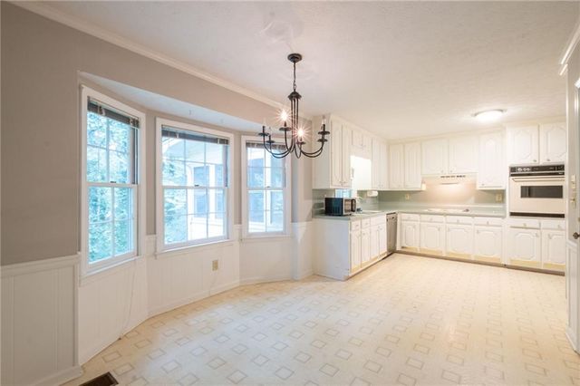 2761 Brackenwood Drive, Snellville, GA 30039