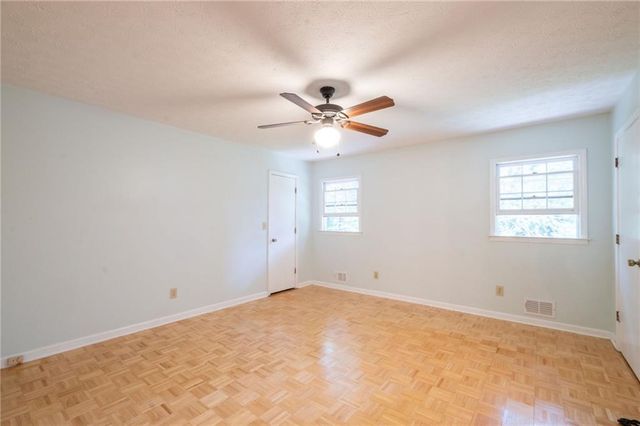 2761 Brackenwood Drive, Snellville, GA 30039
