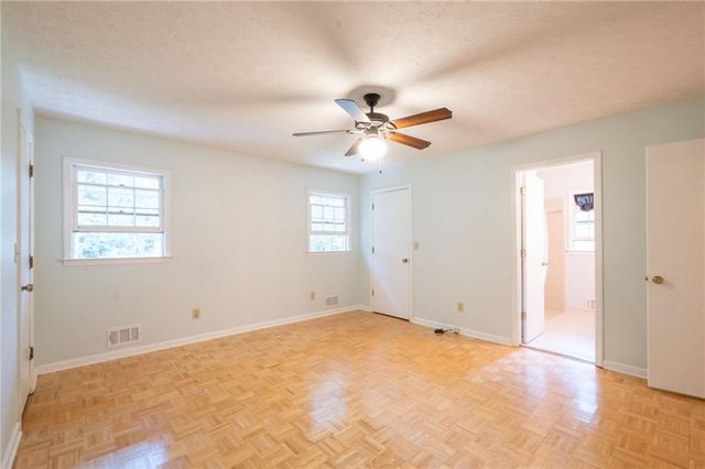 2761 Brackenwood Drive, Snellville, GA 30039
