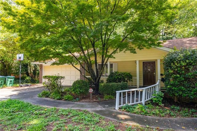2761 Brackenwood Drive, Snellville, GA 30039