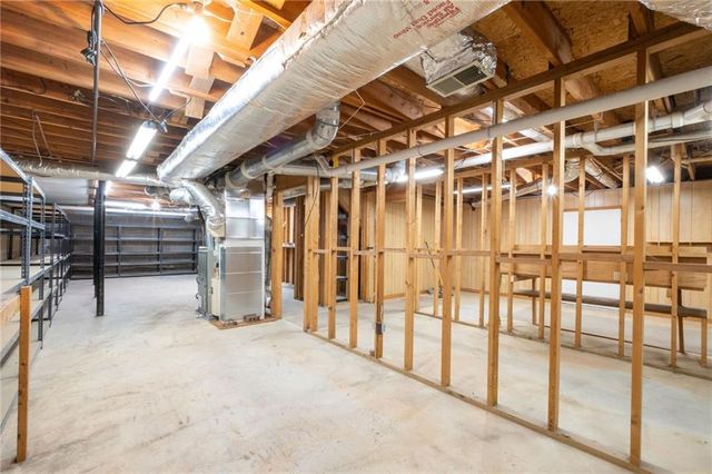 2761 Brackenwood Drive, Snellville, GA 30039