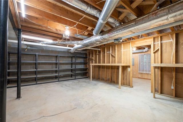 2761 Brackenwood Drive, Snellville, GA 30039