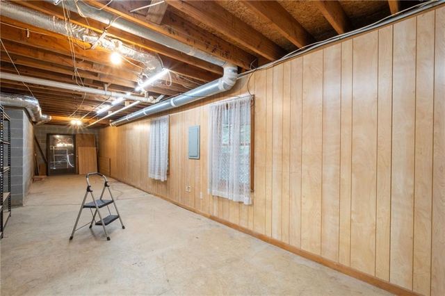 2761 Brackenwood Drive, Snellville, GA 30039