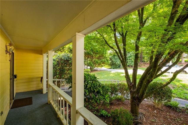2761 Brackenwood Drive, Snellville, GA 30039