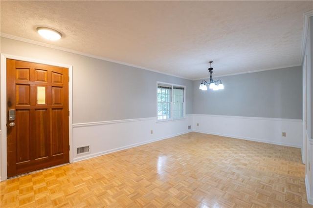2761 Brackenwood Drive, Snellville, GA 30039